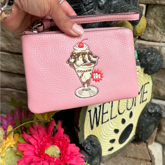 Authentic COACH pebbled leather"ICECREAM" zip top wristlet - Picture 11 of 12